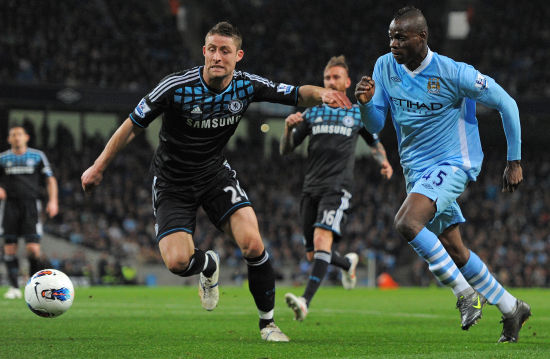 肩负重任 肩负重任